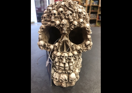 Decorated human skull  5