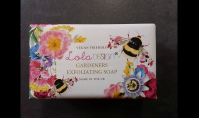 Lola Designs Gardeners exfoliating Soap